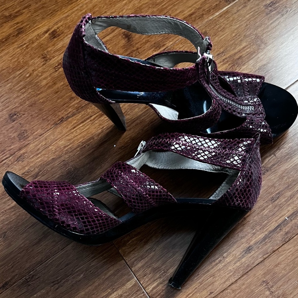 Women’s sandals
